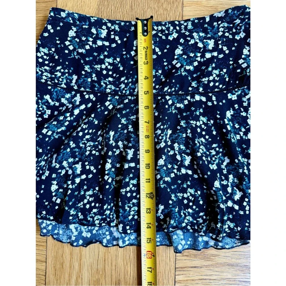 Aritzia Sunday Best Zelda Mini Skirt, Size 2, Black w/ White and Blue Flowers